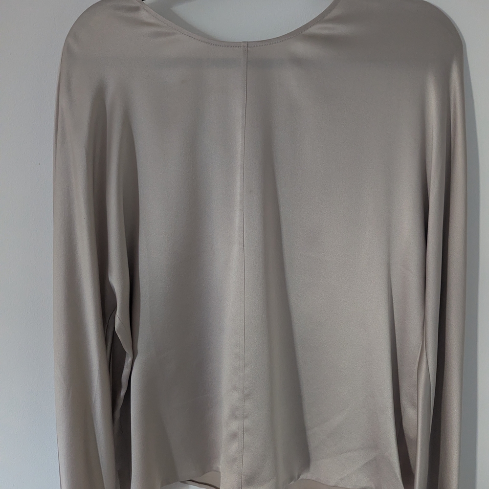 Vince Silk Shirt Blouse Hidden Button Sheer Stripe Classic Career Size 4